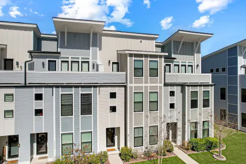 Picasso: Luxury 4 Bedroom in Safe Neighborhood~Free Parking~Minutes to Downtown