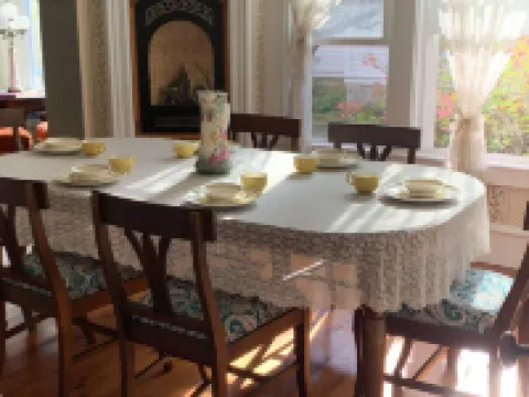 Lady Viola - Victorian w/ Balcony Hot Tub Hotels in Cobleskill