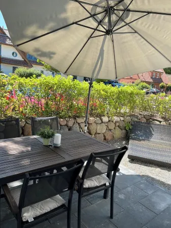 5min beach & forest, sunny, single storey