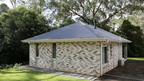 Self Contained Cottage in Bowral with Fireplace