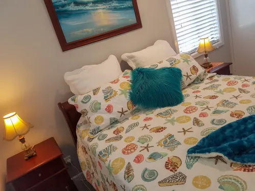 A delightful riverside house -comfortable and stylish - in Urunga Hotel a Bellingen