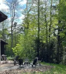 Spectacular kid friendly home 2 minutes to Luzerne beach,10 min to Lake George!
