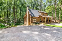 Modern and Luxurious Cabin Retreat, 5 minutes from Cumming City Center Hotels in Forsyth County