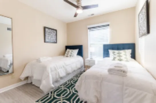 3 Story River facing deck-3 miles to Cincinnati