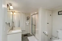Rooms with a View! Full Kitchen Unit Only 20 Mins to Ocean #1- Abbott Brook Inn