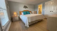 Best Dock on LKG, 7 Bedrooms, 2 Kitchens, 4 Bath, 2 OPEN Boat Slips