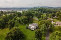 Dollywood Delight: Your Smoky Mountain Home Base!