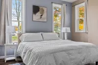 Spacious fully remodeled king size bed apartmentSleeps four Hotel a Erie