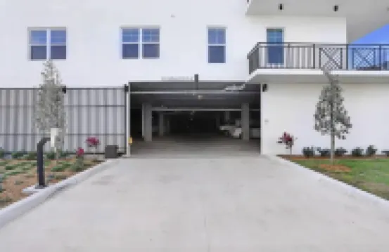 Luxury new condo steps to the beach with Gulf Views, heated pool, & hot tub