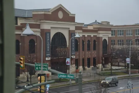 Candy Bar, Apt #8One Bedroom with Pull Out