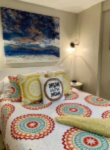 Bear House 1890, Sherfey Suite, Perfect Getaway, Walk to Cafes, Outdoor Activity