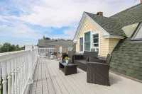 Portland’s Best Ocean Views from a 40-Foot Private Deck