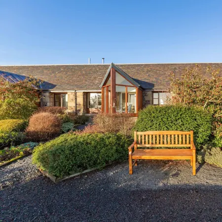 Mungo s Well cottage.  Log burner. Conservatory  On 1 level.  3 miles from Kelso