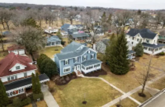 Simply Stunning Home in DT Lake Geneva W/Game room! Hotels in 