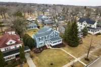 Simply Stunning Home in DT Lake Geneva W/Game room! Hotels in 