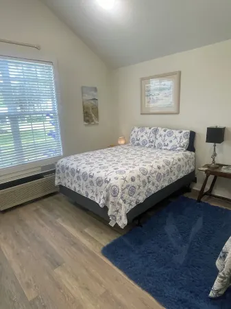 Great One Room with Full Bath Guest House!