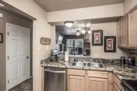 Buena Vista! 2 bed/2.5 bath. View of Sierra Blanca Hotels in Ruidoso