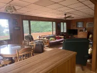 Sweet Retreat Cabin on Crane Lake with onsite parking and Air Conditioned!
