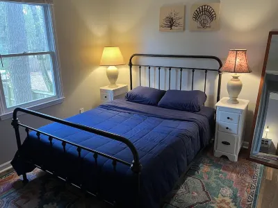 Private midtown getaway 10 mins from Downtown & Wrightsville Beach. 노스캐롤라이나 대학 - 윌밍턴 주변 호텔