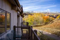 Newly Remodeled Ski-In, Ski-Out To Lift About 100 Yards From Unit.