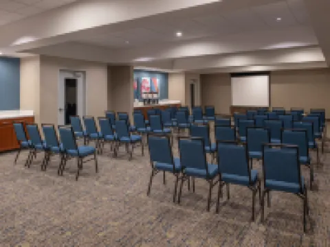 ハンプトン イン & スイーツ シアトル - エアポート / 28 アベニュー シータックのホテル