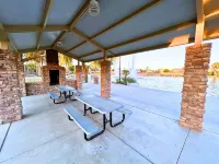 Calming 5 Bed, 3 Bath, in Good Location