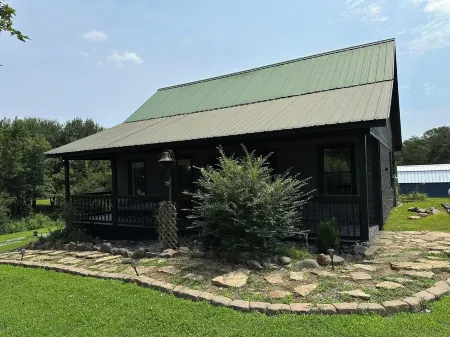 Lazy Bear Cabin on the Caddo River, Walk into the River Отели в г. Каддо Гэп