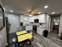 Central Retreat C, NEW Family and Pet Friendly 윌슨 카운티 호텔