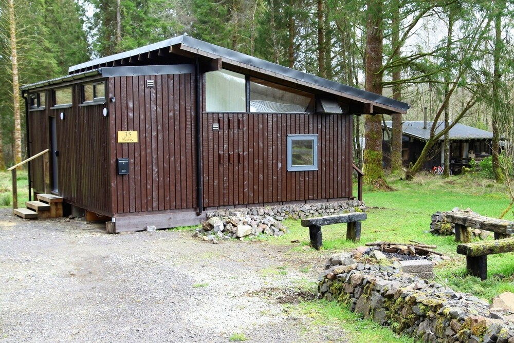 Authentic log cabin in a lovely forest location close to stunning Loch Awe Hotels in Taynuilt