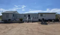 Family Style Lake House Hotels near Grand Canyon West