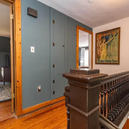 2 King Beds! Center of town! Pet friendly