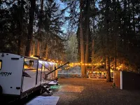 Cozy 2-bedroom RV w/AC, WiFi in charming Yelm Near Casino/Fishing/river floating Hotels in North Yelm