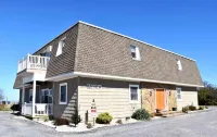 Beach Front condo. Private parking. Steps to the beach.