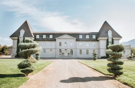 Chateau Herbe ~ Oberon Suite w/ Kitchen