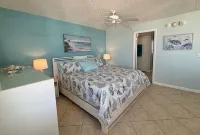 Fantastic Ft Myers Beachfront Condo! Flexible Check-in Dates and Many Amenities!