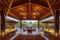 Indura Beach & Golf Resort. Curio Collection by Hilton - spa