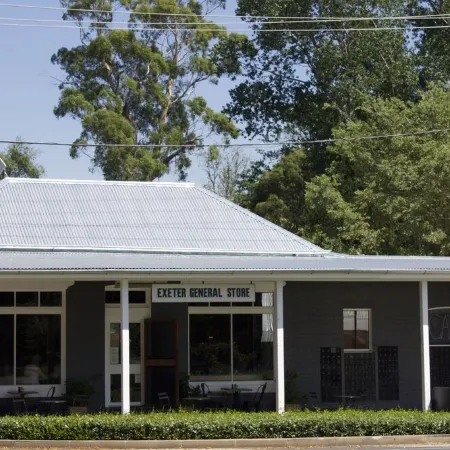 Unwind at "Woodbury Lodge"