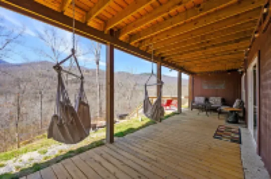 Pricing Specials! Paved Access & Theater Room! 5Br 5.5BA Cabin with Mtn Views