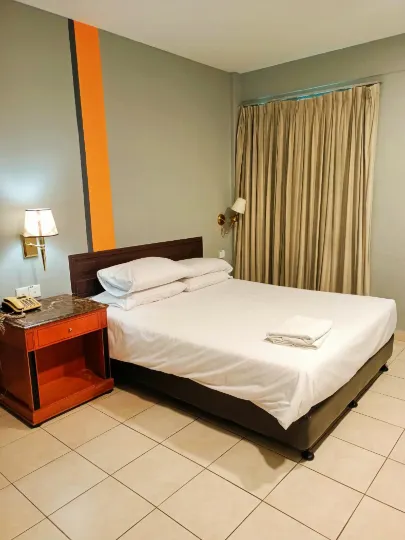 One World Lodging