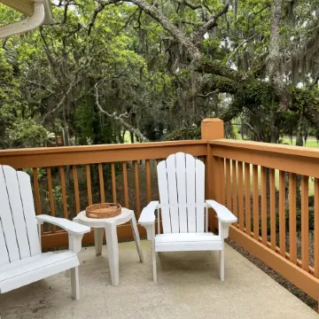 New rental overlooking Plantation Course 9th tee box. 1500 sq feet, smoke free.
