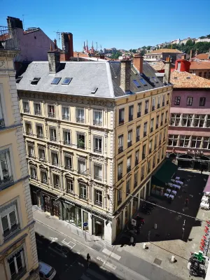 LYON 2 / CENTER / JACOBINS / MERCIÈRE