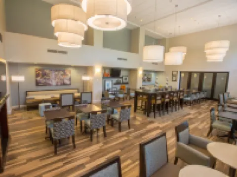 Hampton Inn & Suites Berkshires-Lenox Hotels in Lenox