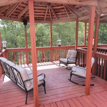Stone House with patio, hot tub-less than 50 yards to the water.