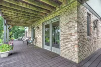 Vintage Style Apartment with Amazing Views of Amish Farmland