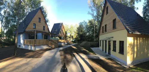 lauch3.de: yellow holiday home by the lake Hotels in Gorden-Staupitz