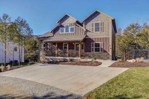 Big Moose Lodge-PRIVATE Saltwater Pool, Private Hot Tub, Pool Table-Elite Escape