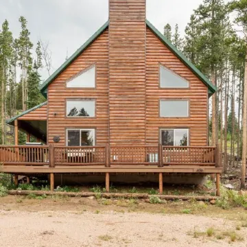 Red Feather Woodland Retreat, Family and Pet Friendly, 4 Beds