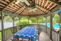 IN-GROUND POOL, Large Private Fenced Yard, Dining Gazebo, Outdoor Kitchen/Bath