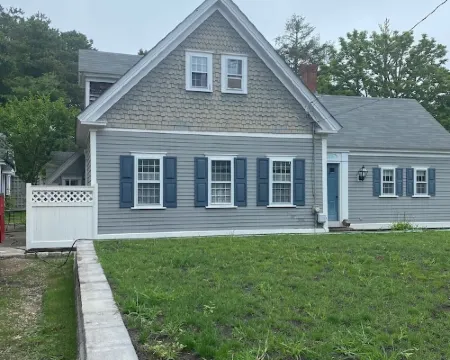 West Harwich- Cozy Cape House walking distance to Dennis Port & Bell's Neck path Hotels in Harwich