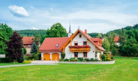 Enjoy a quiet, relaxing vacation in the beautiful Franconian countryside Отели в г. Верхняя Франкония